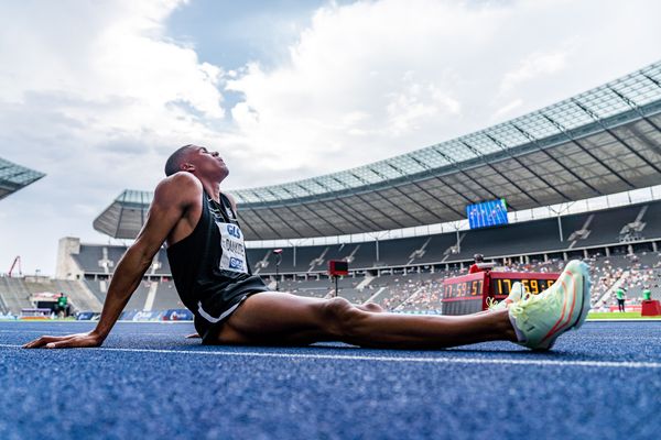 Malik Diakite (Hannover 96) nach dem 400m Halbfinale waehrend der deutschen Leichtathletik-Meisterschaften im Olympiastadion am 25.06.2022 in Berlin